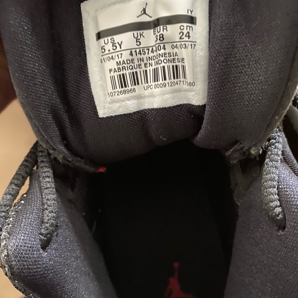 Jordan Retro 13 Breds SIZE 5.5Y/WOMENS 7.5 - Picture 4 of 6